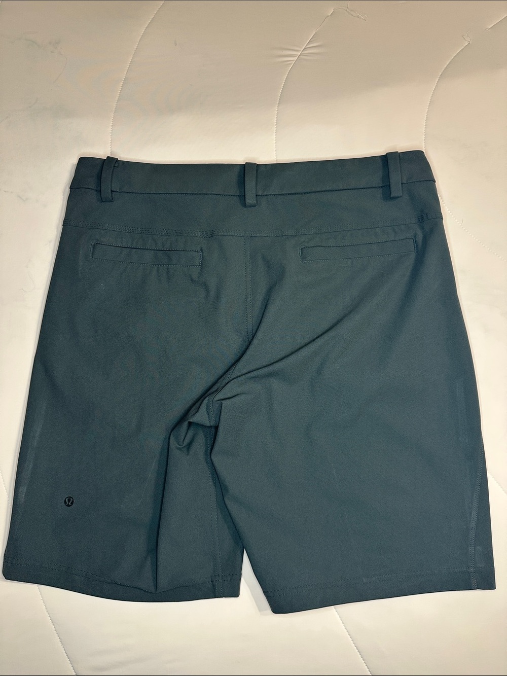 Lululemon Vintage ABC Men's Black Flat-Front Shorts - 38